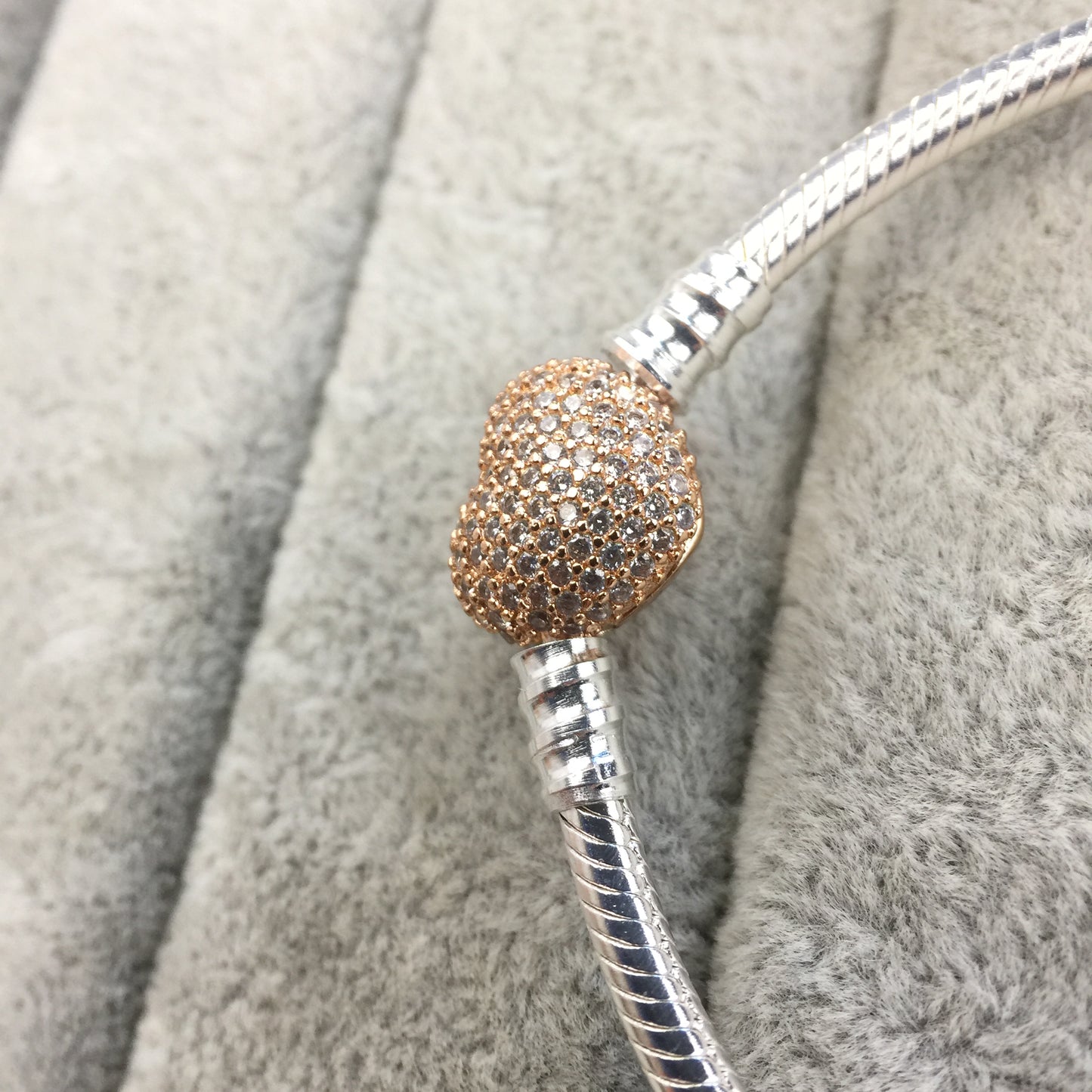 586292CZ