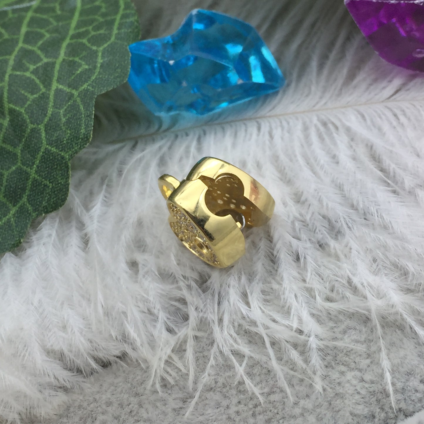 768005CZ