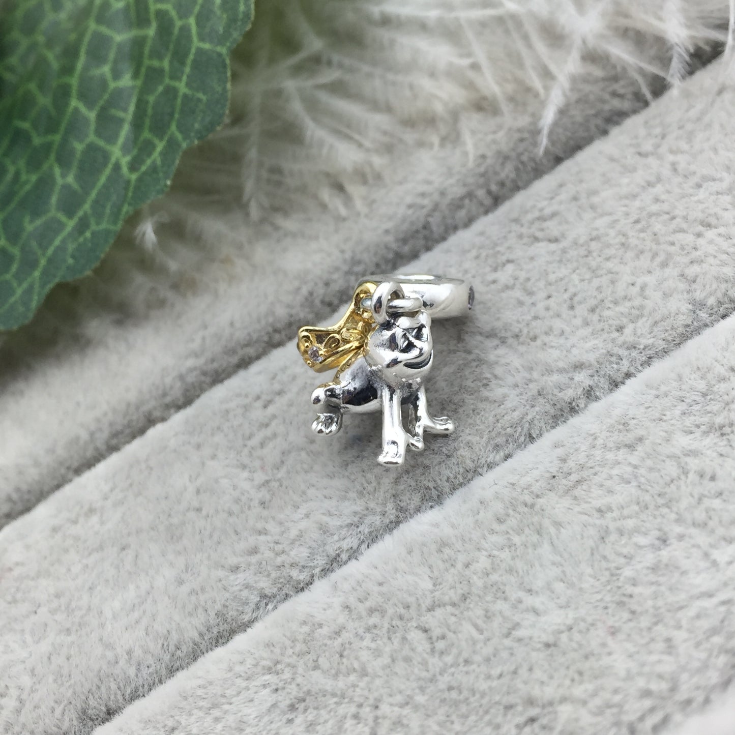 768235CZ