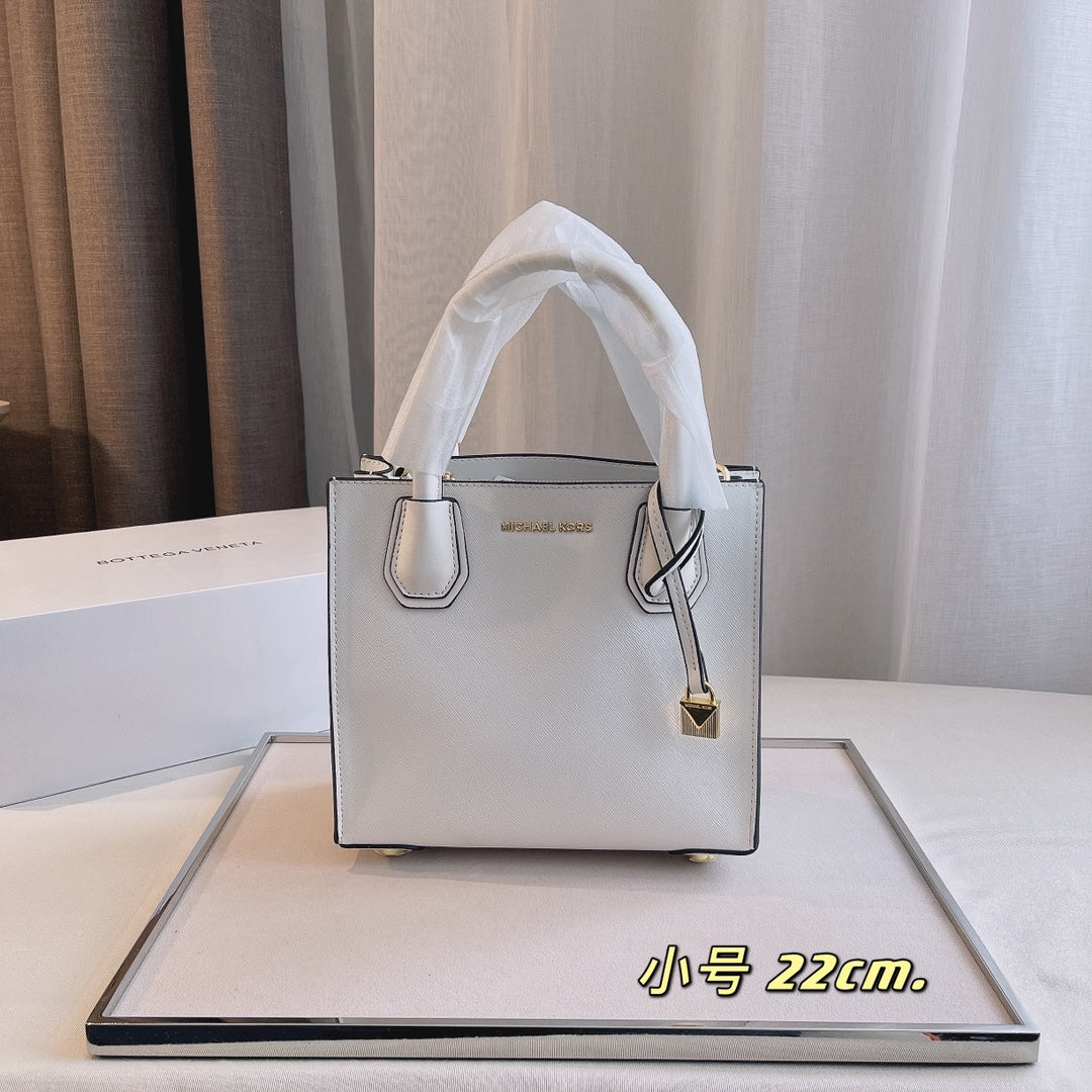 MK-BAG702