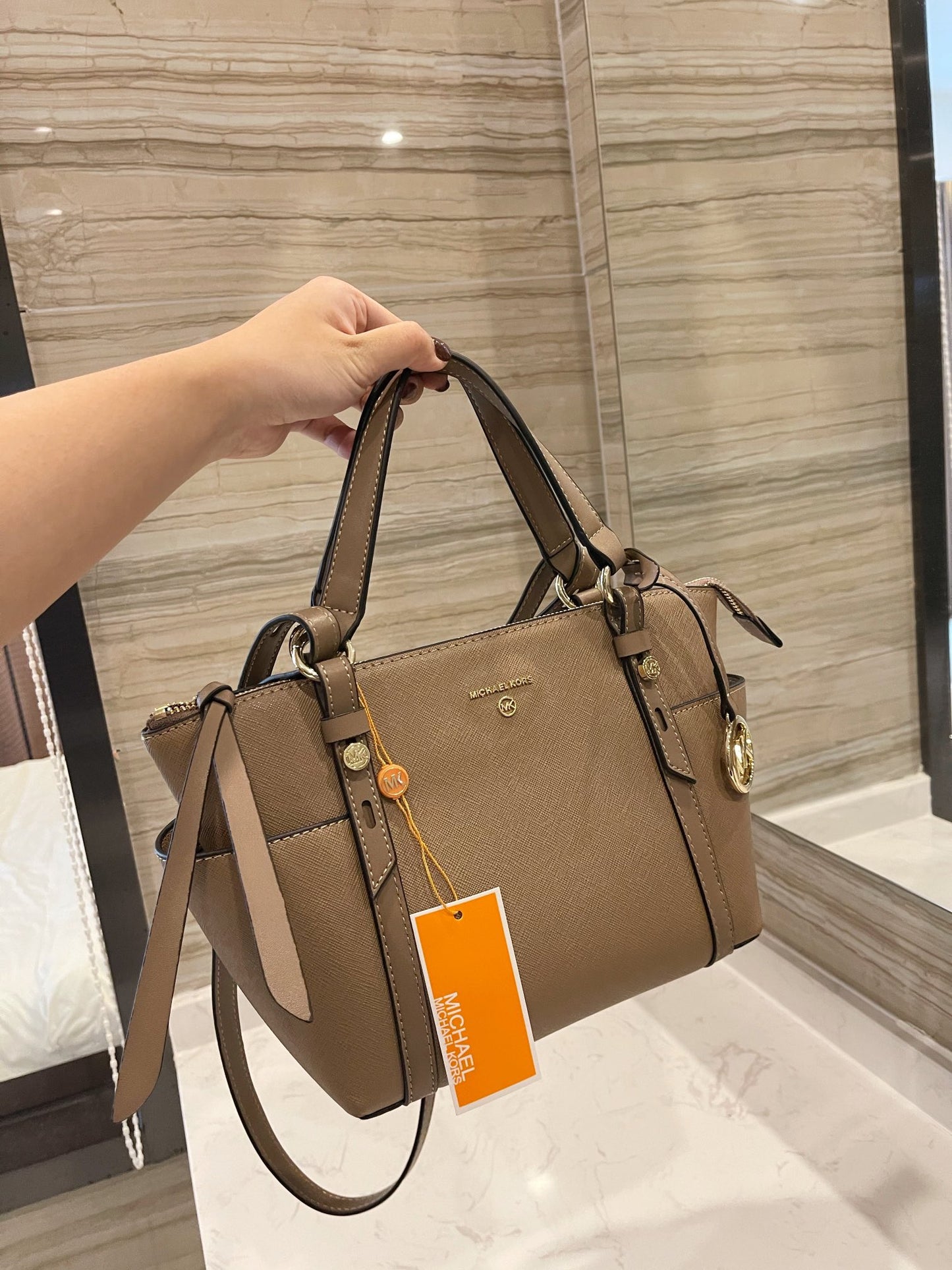MK-BAG682
