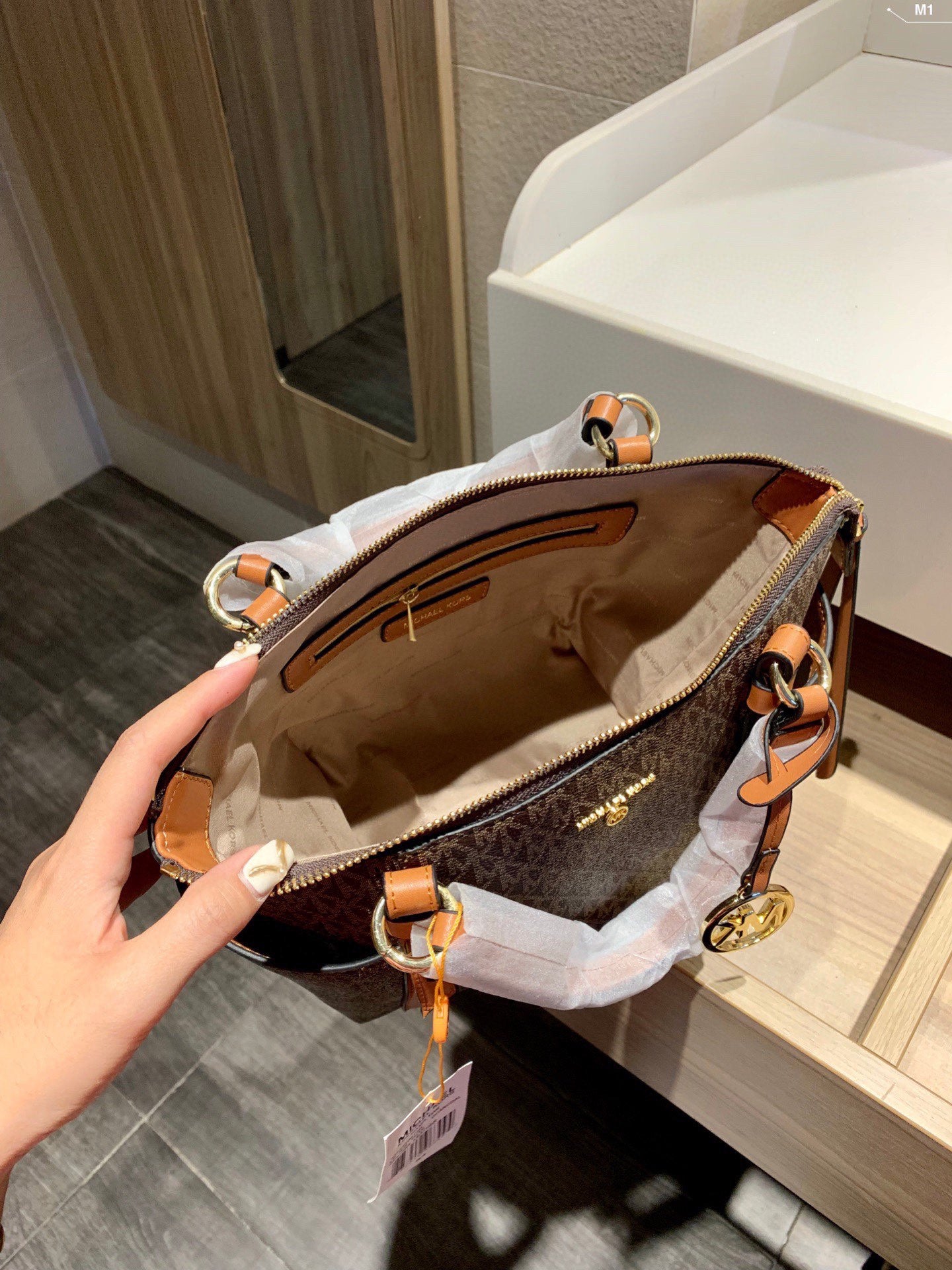 MK-BAG569