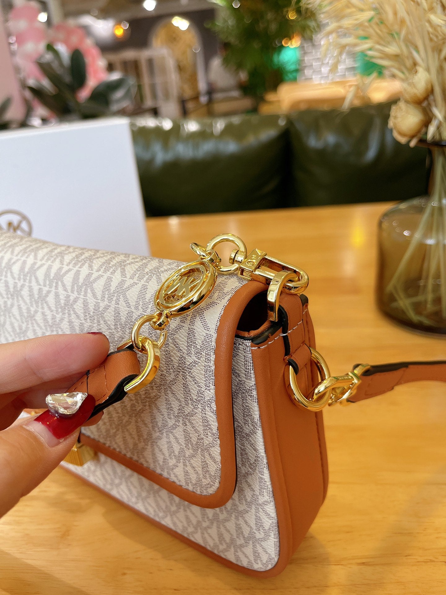 MK-BAG554