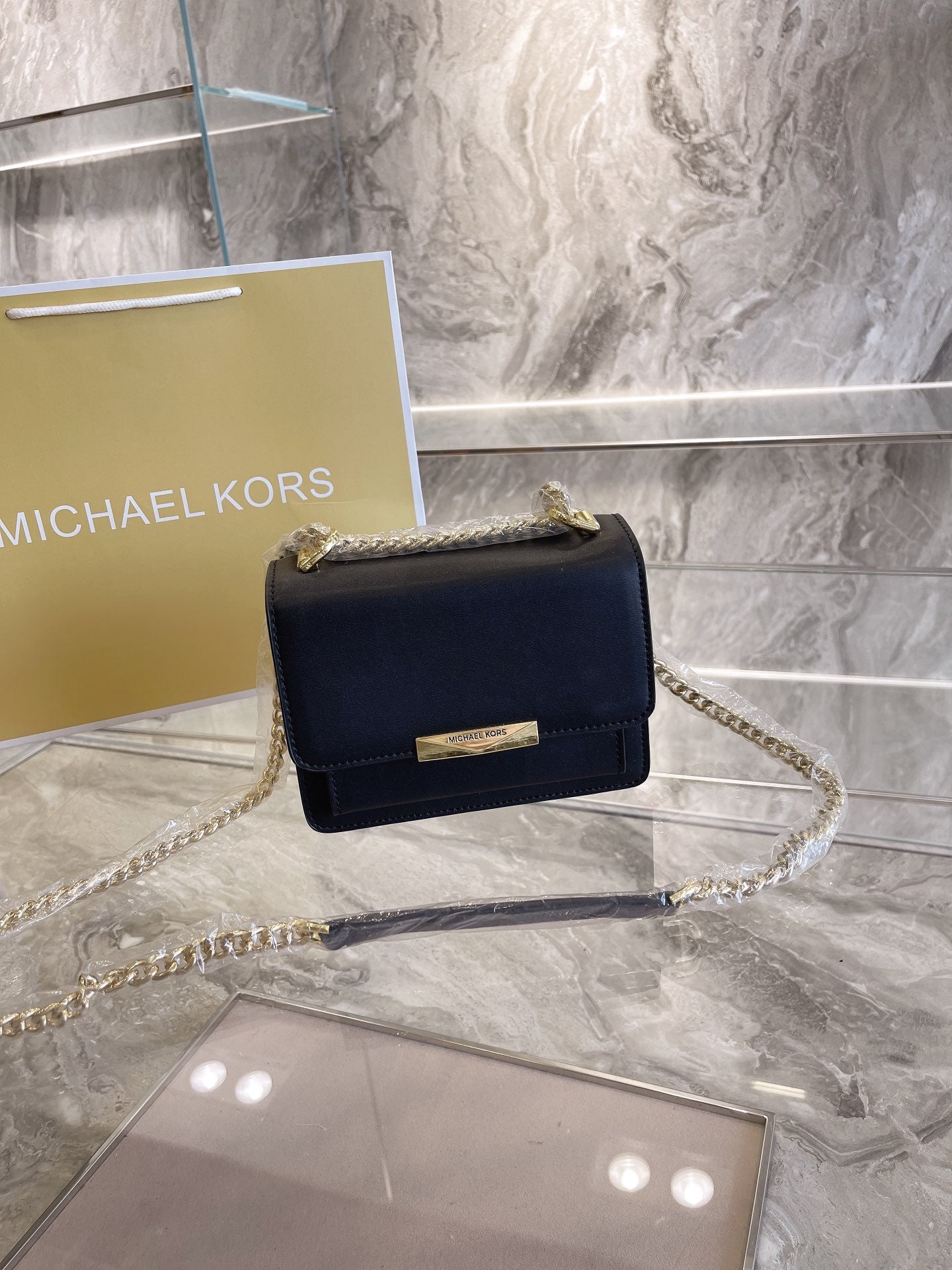 MK-BAG381