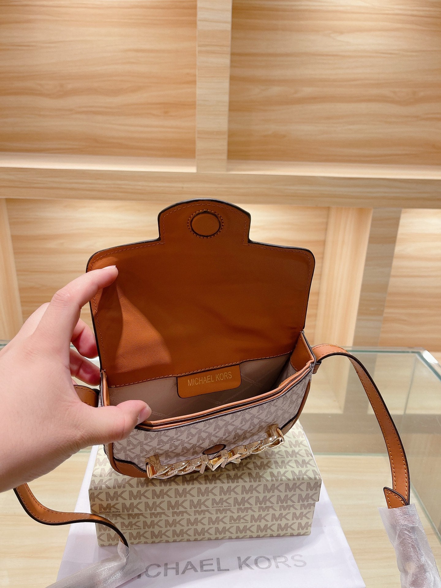 MK-BAG322