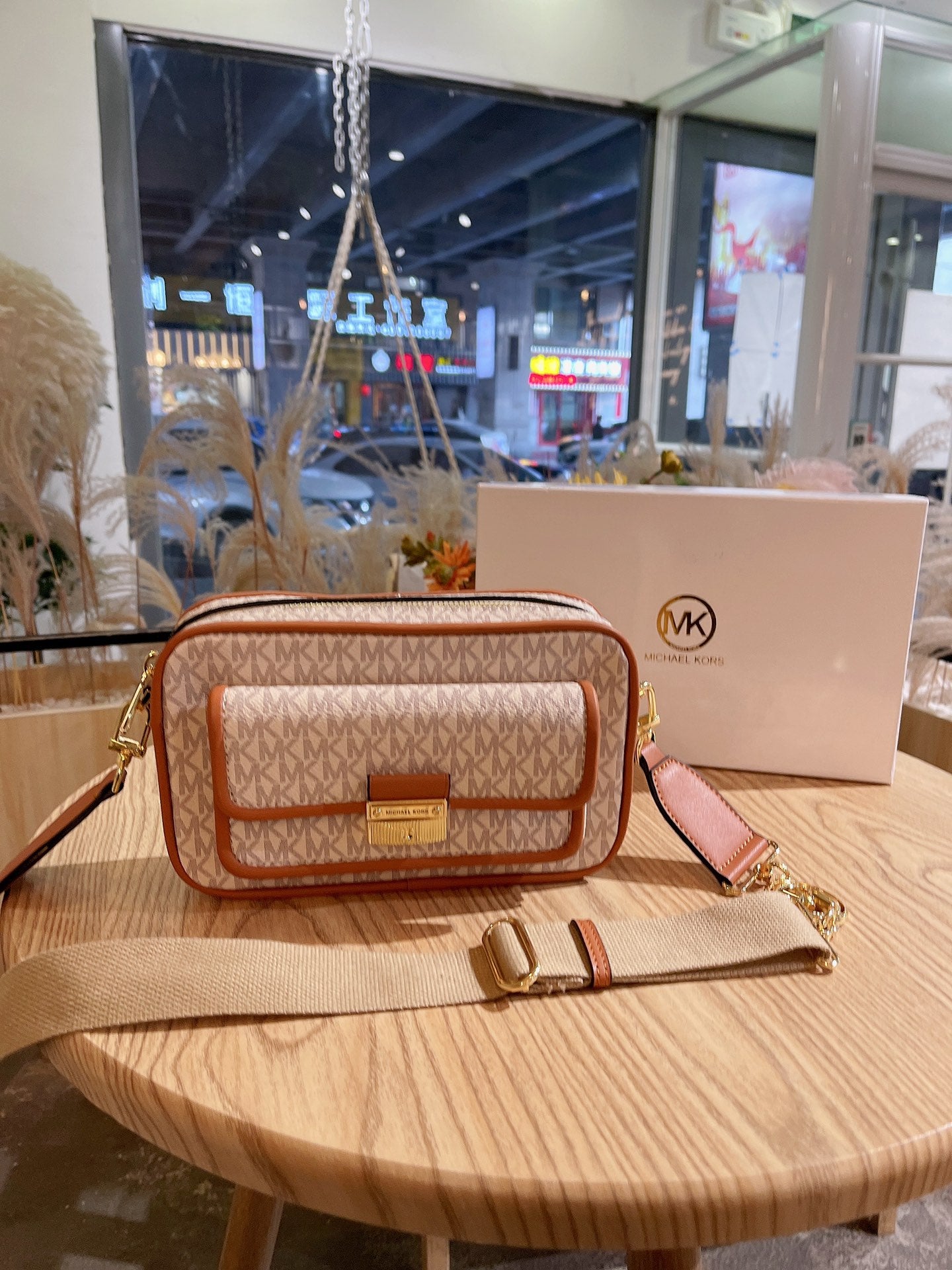 MK-BAG220