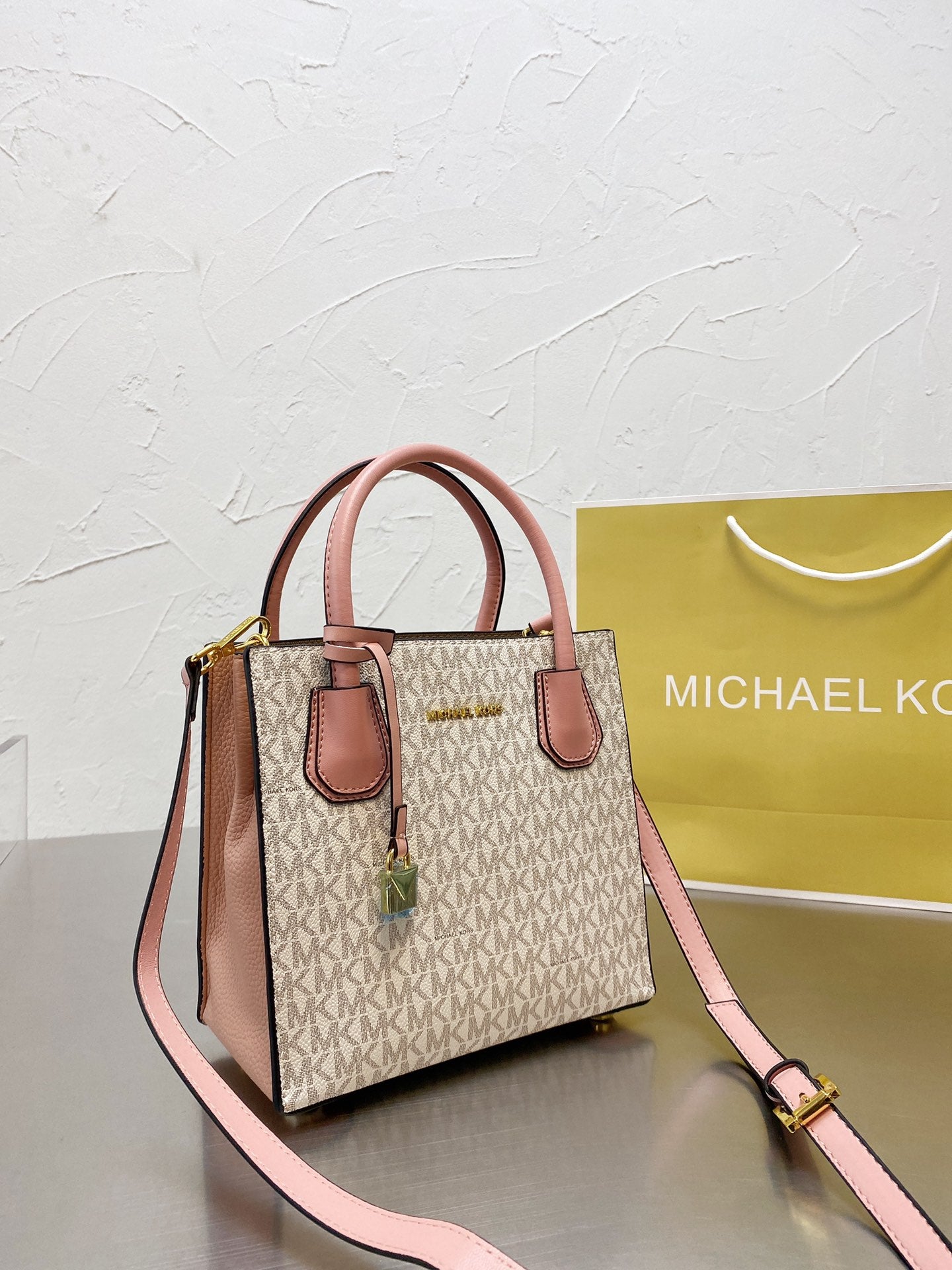MK-BAG212