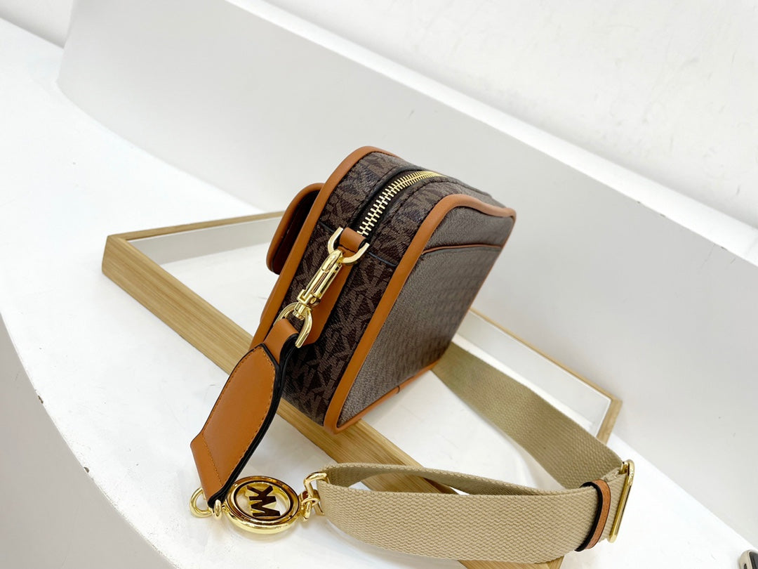 MK-BAG208
