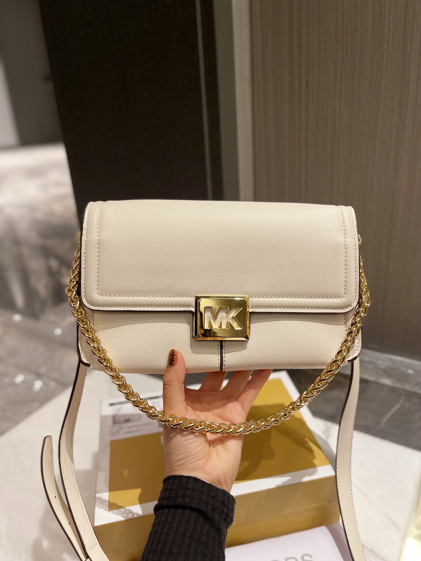 MK-BAG074