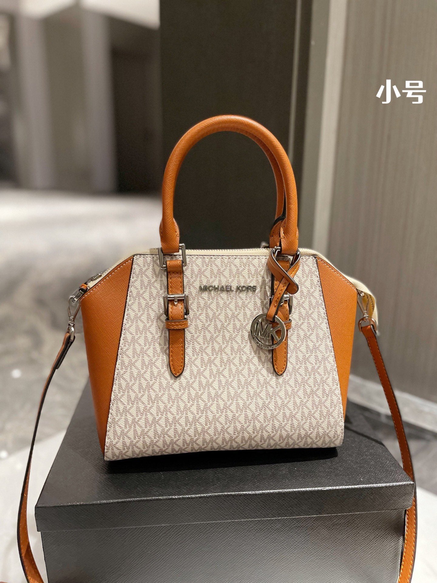 MK-BAG032