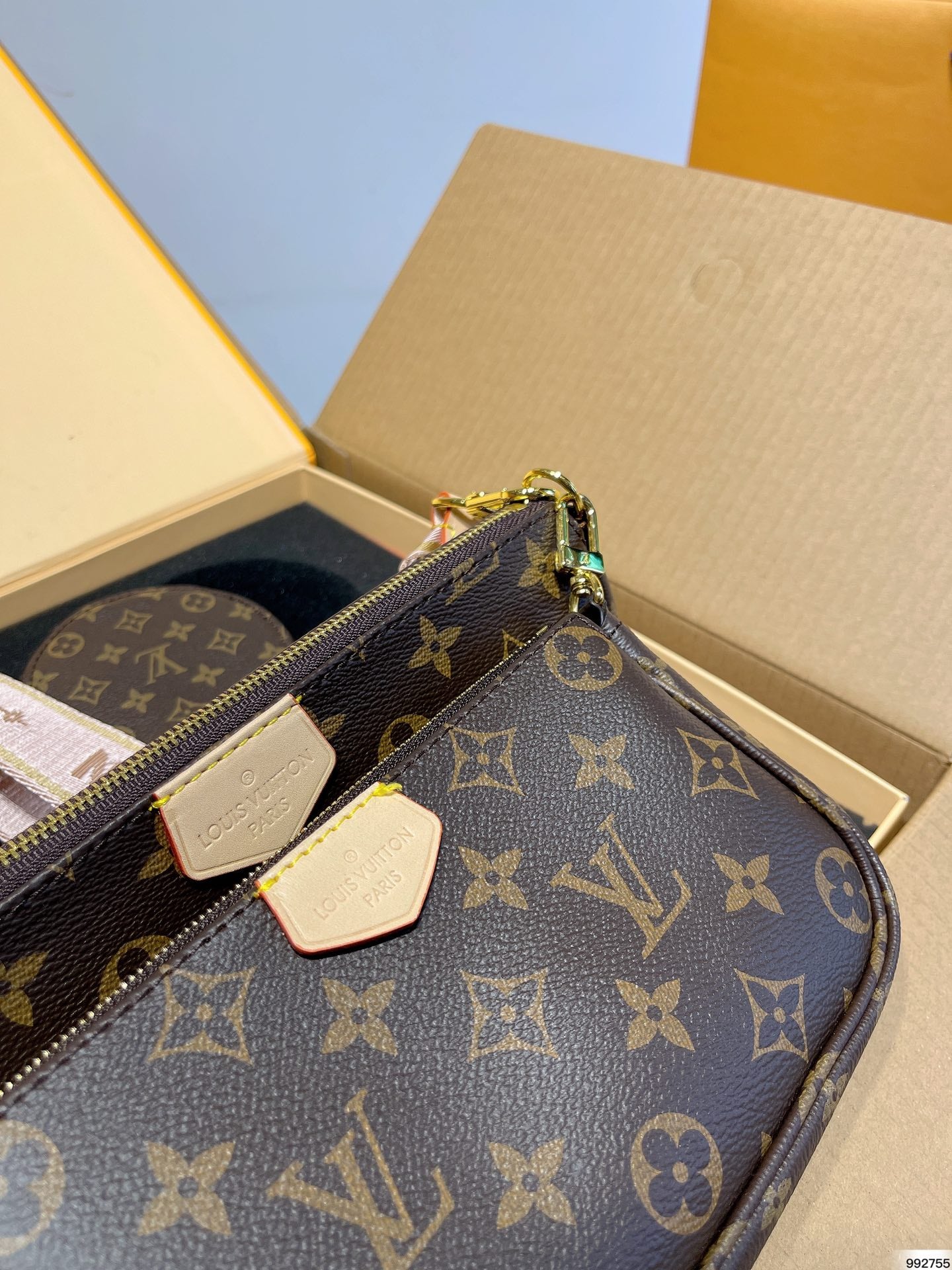 LV-BAG517