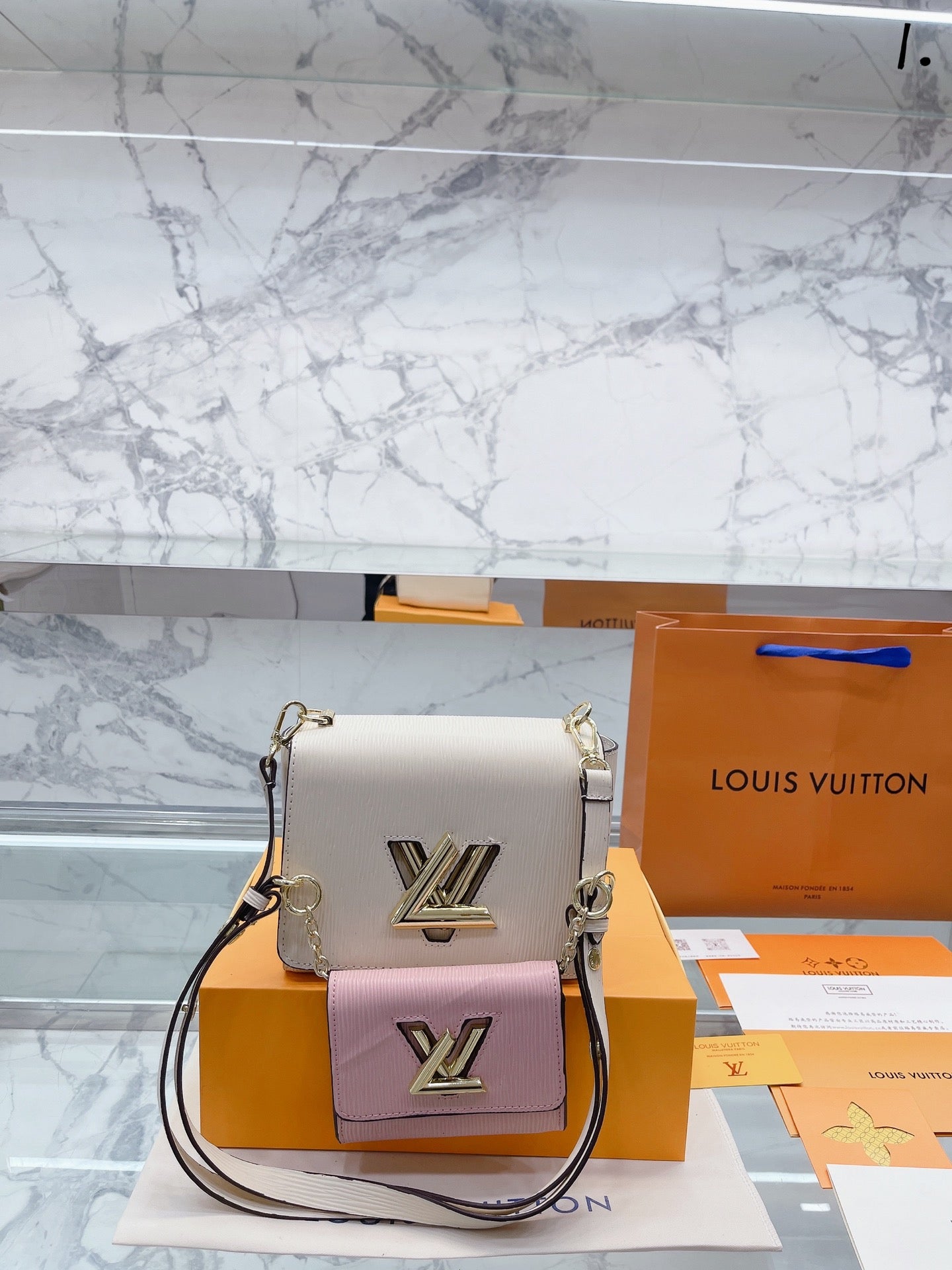 LV-BAG594