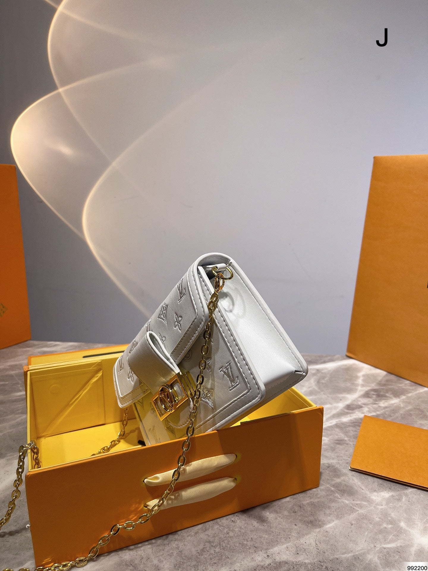 LV-BAG617