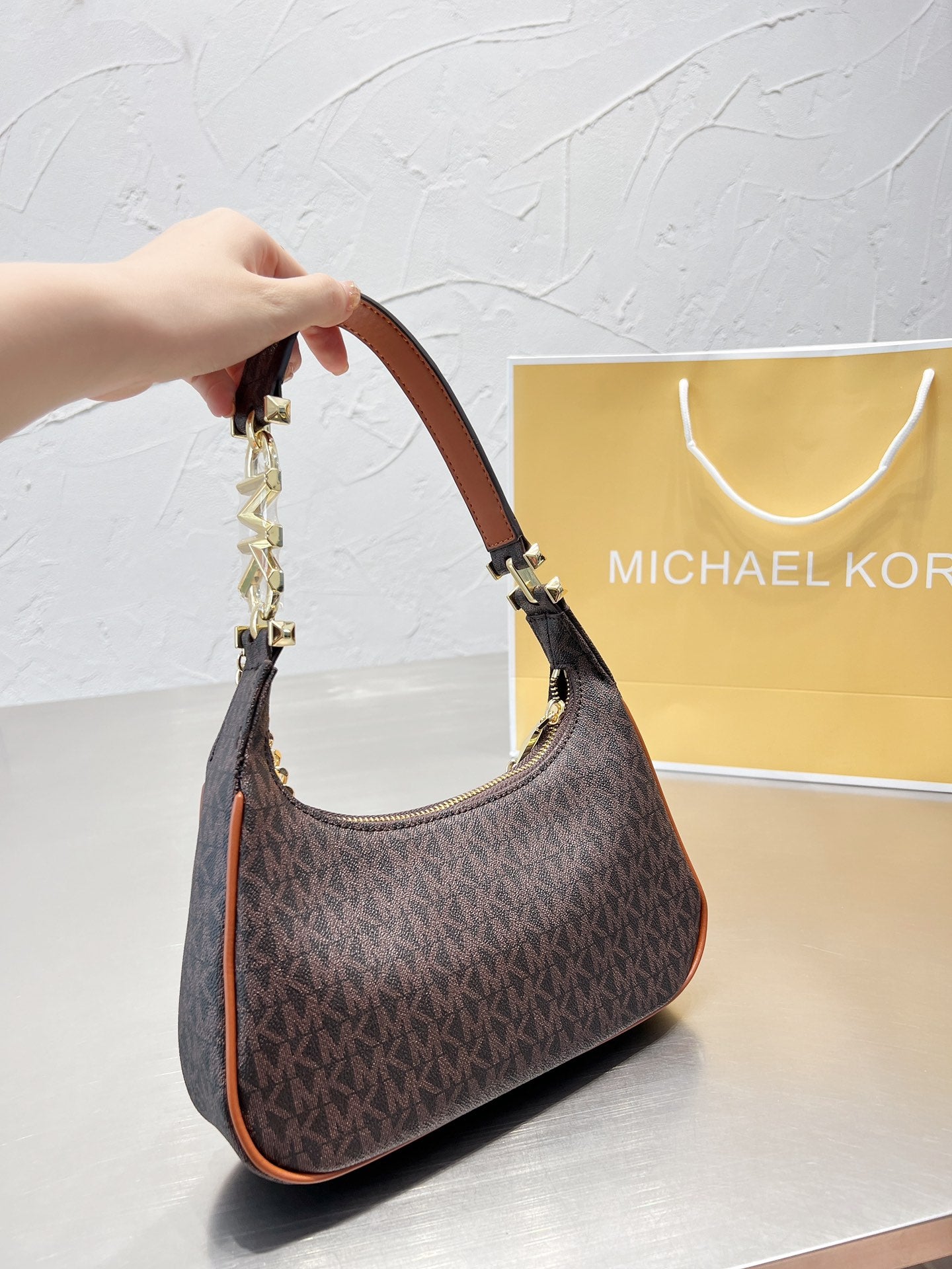 MK-BAG009