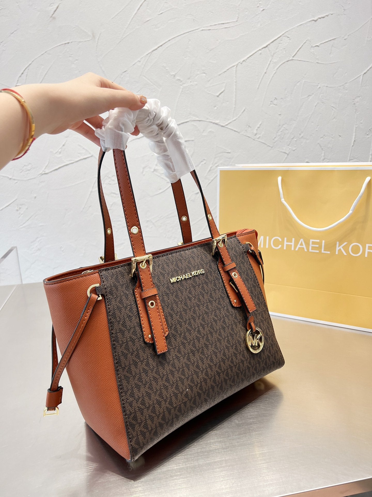 MK-BAG012