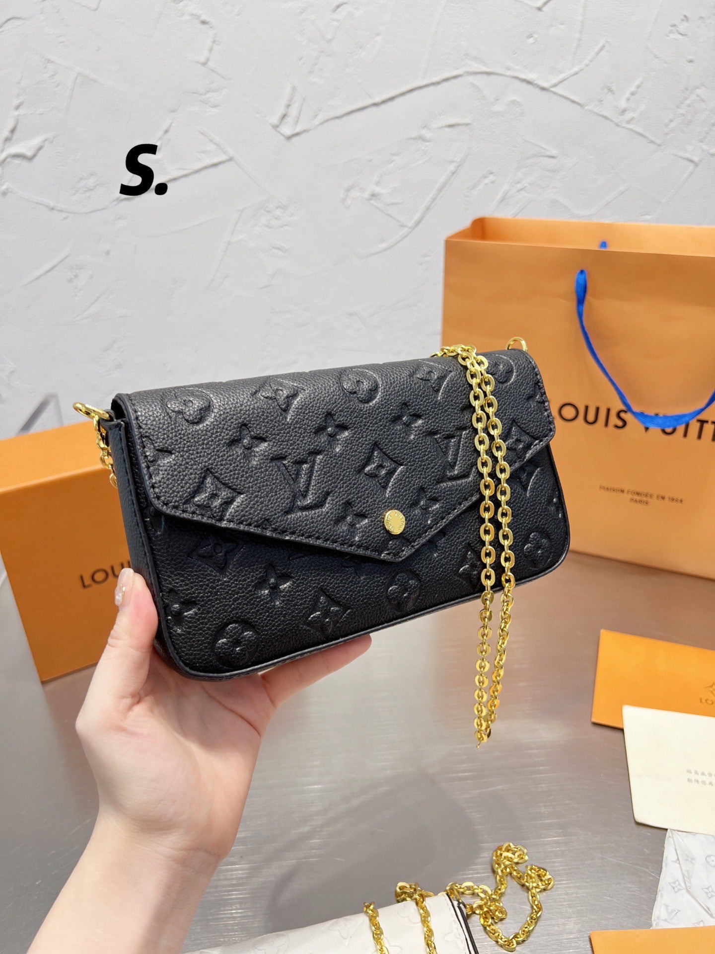 LV-BAG496
