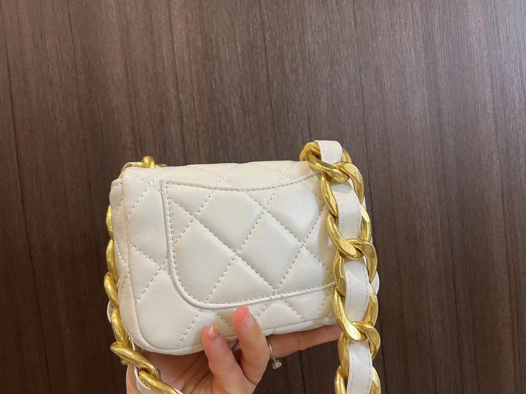 XNE-BAG742