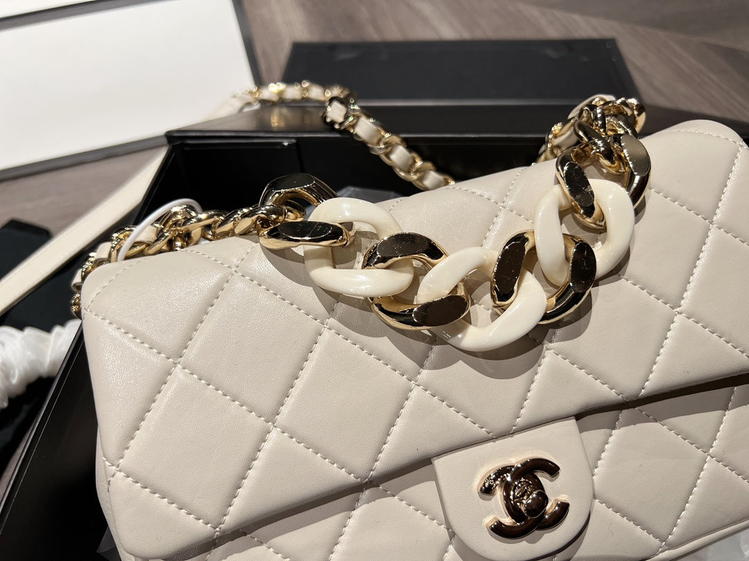 XNE-BAG633