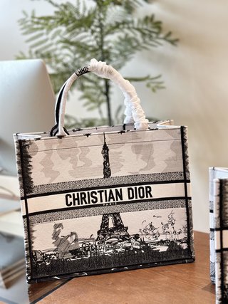 DIOR-695