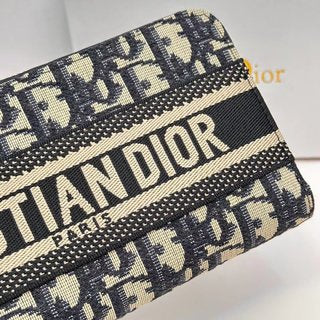 DIOR-744