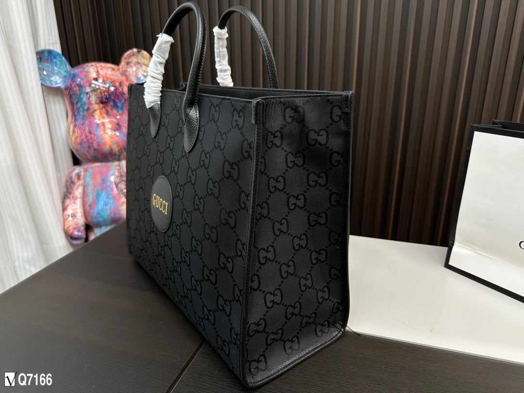 GUCCI BAG 42