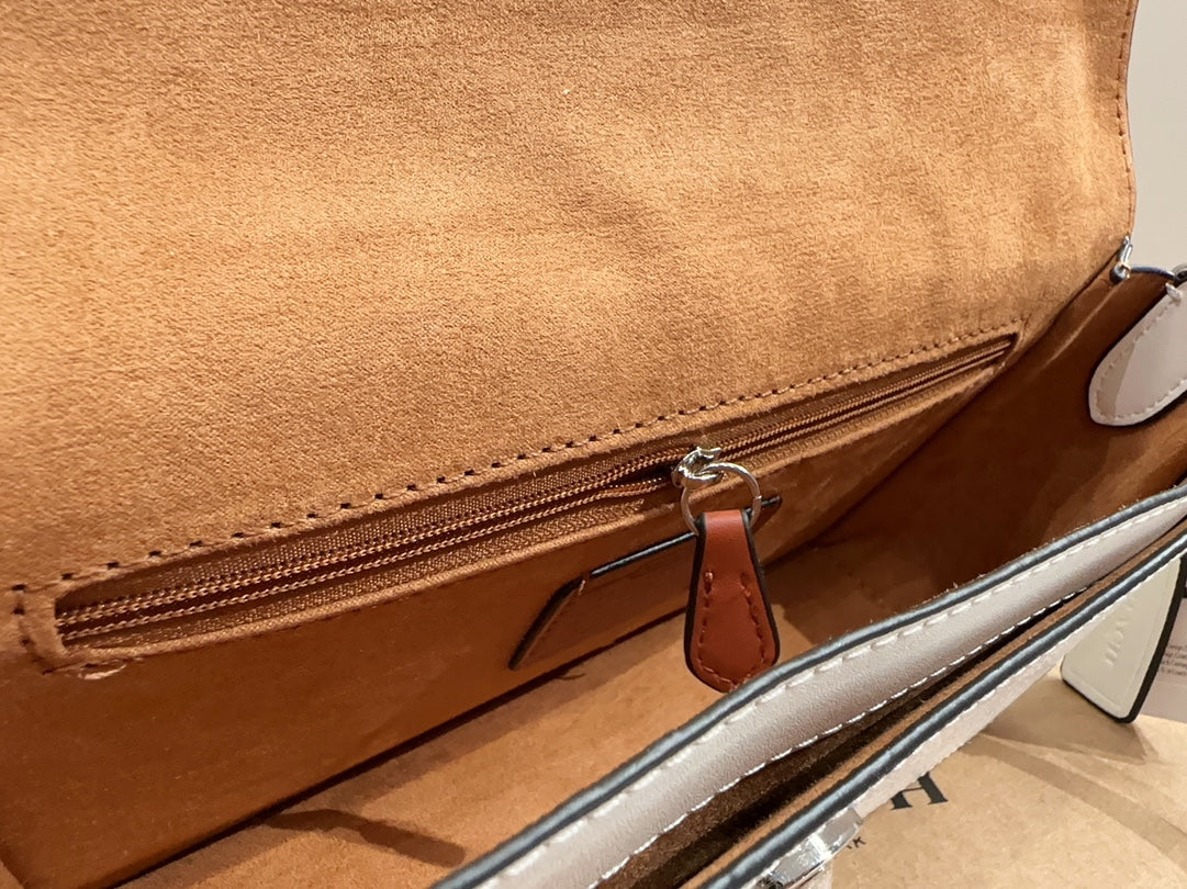 Co-BAG114