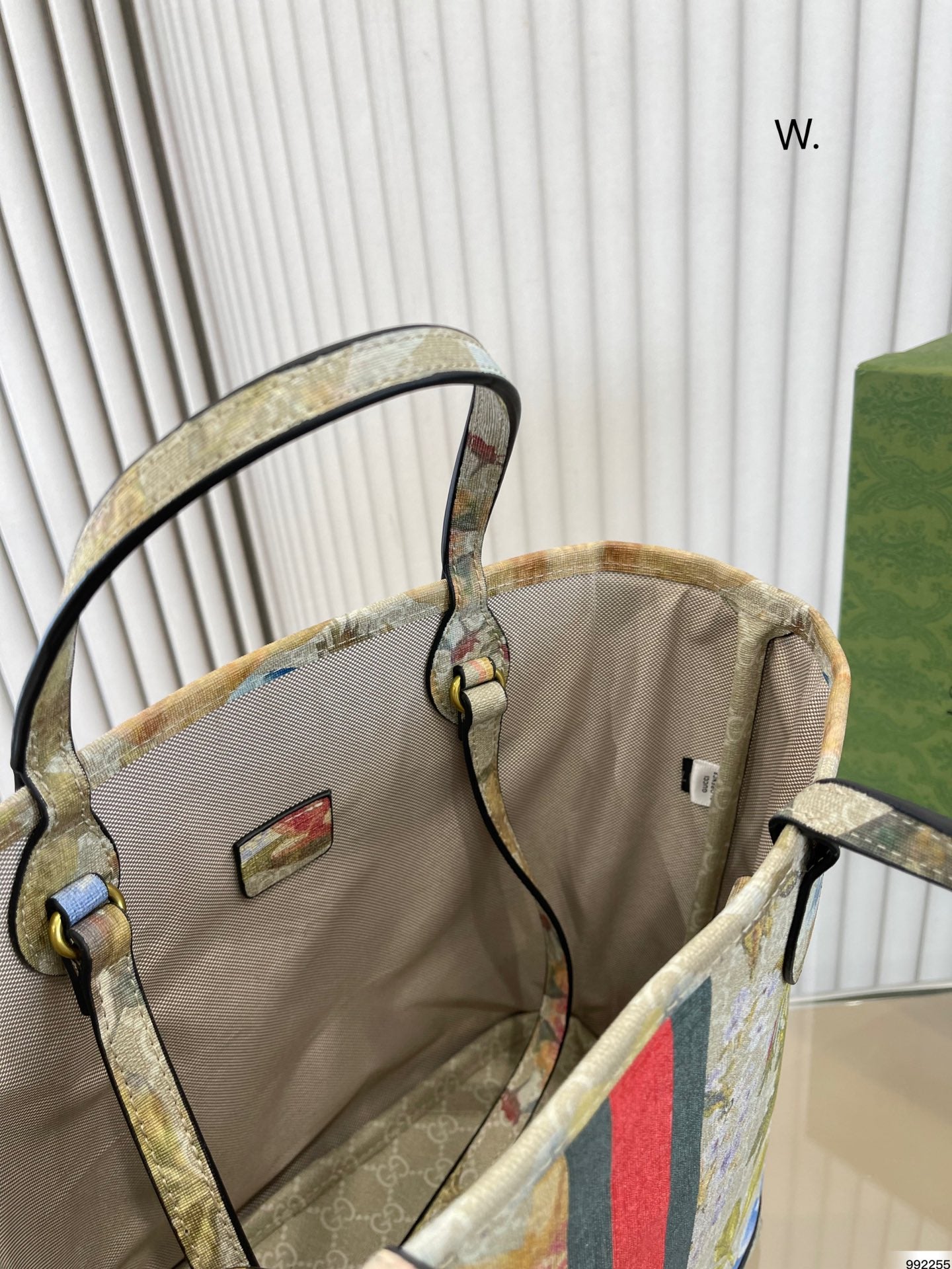 GUCCI BAG 300