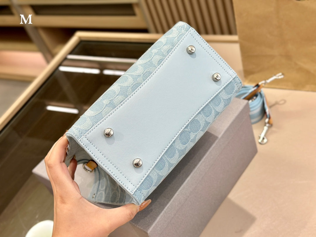 Co-BAG657