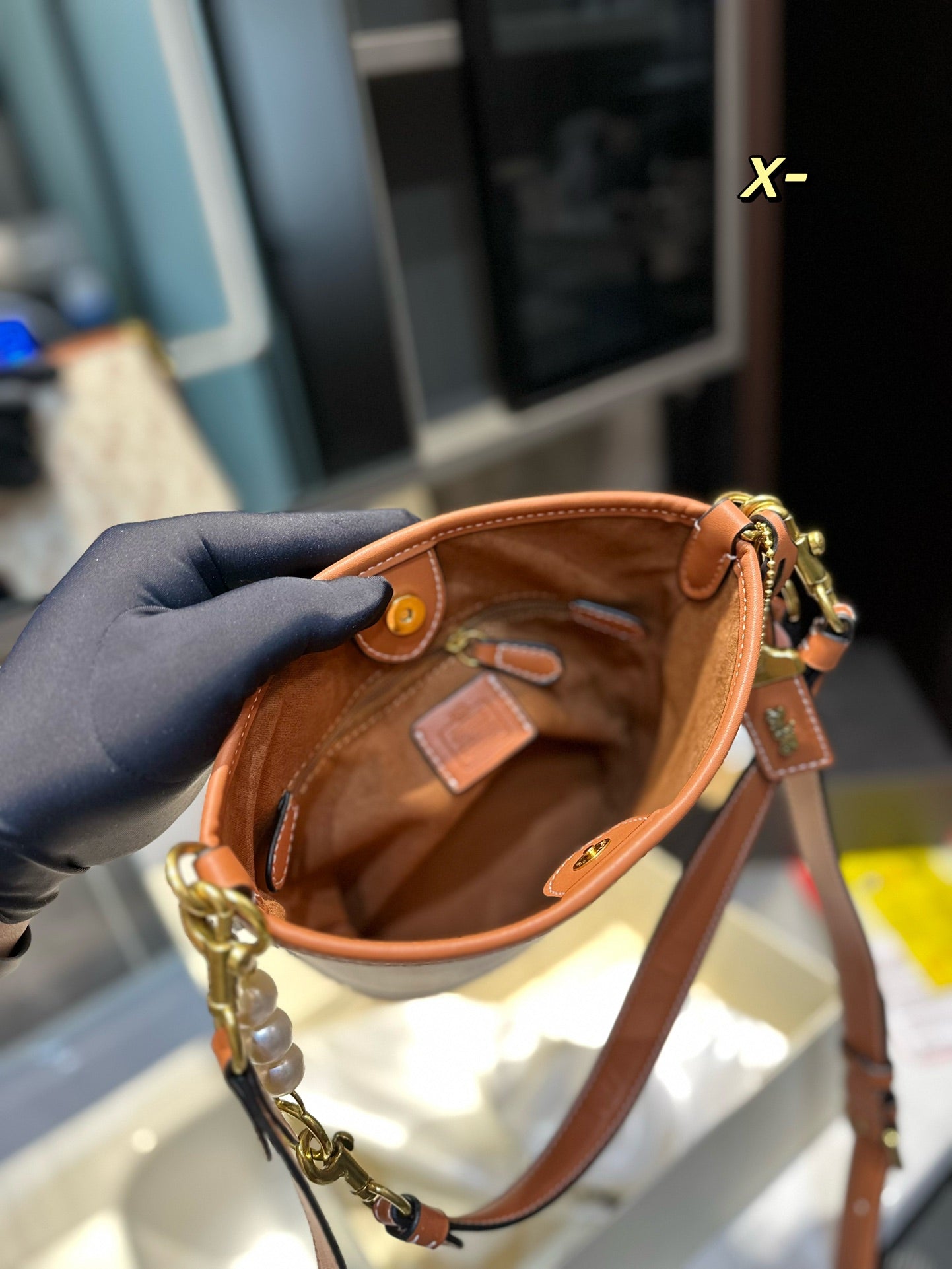 Co-BAG672