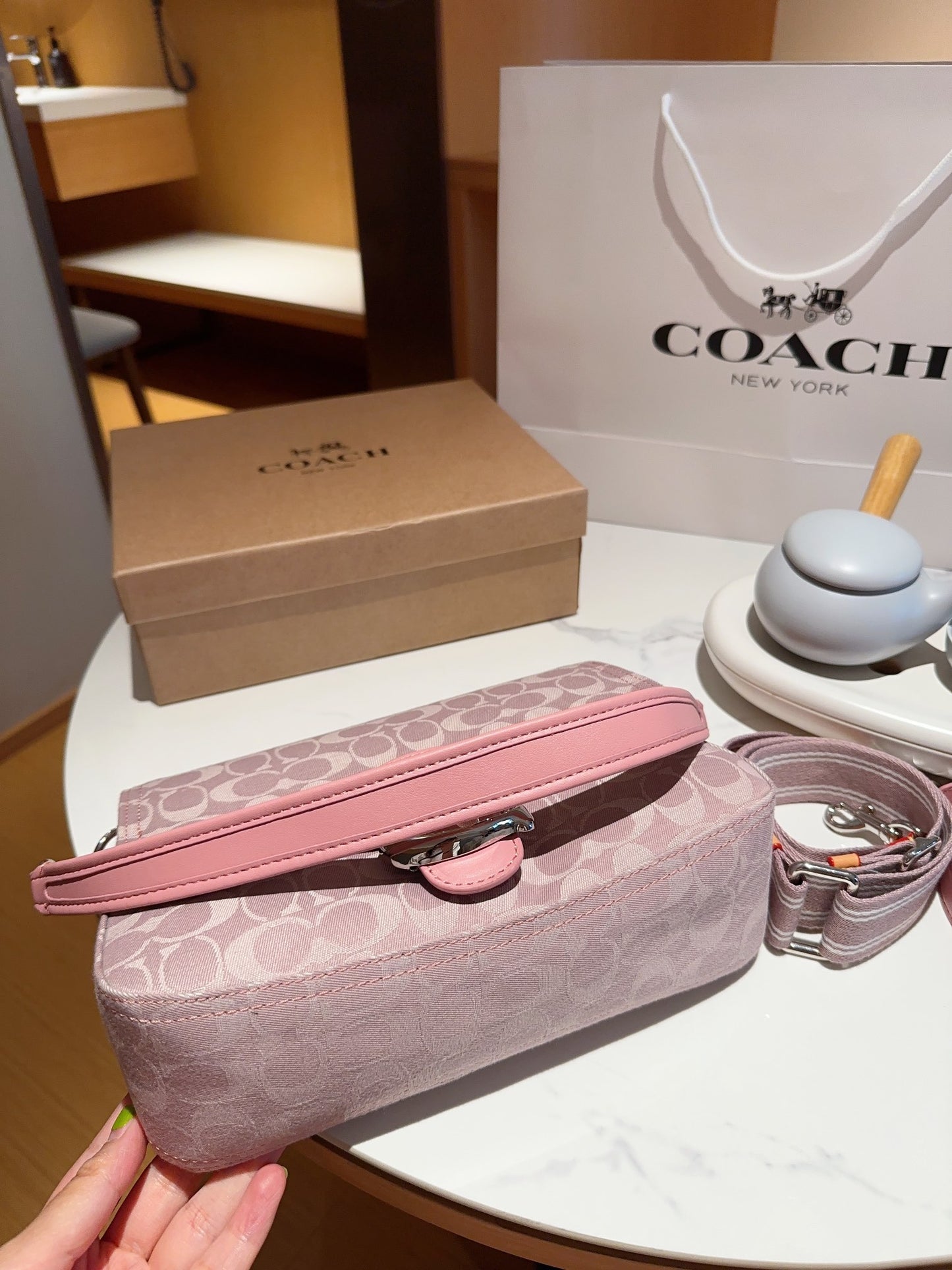 Co-BAG677