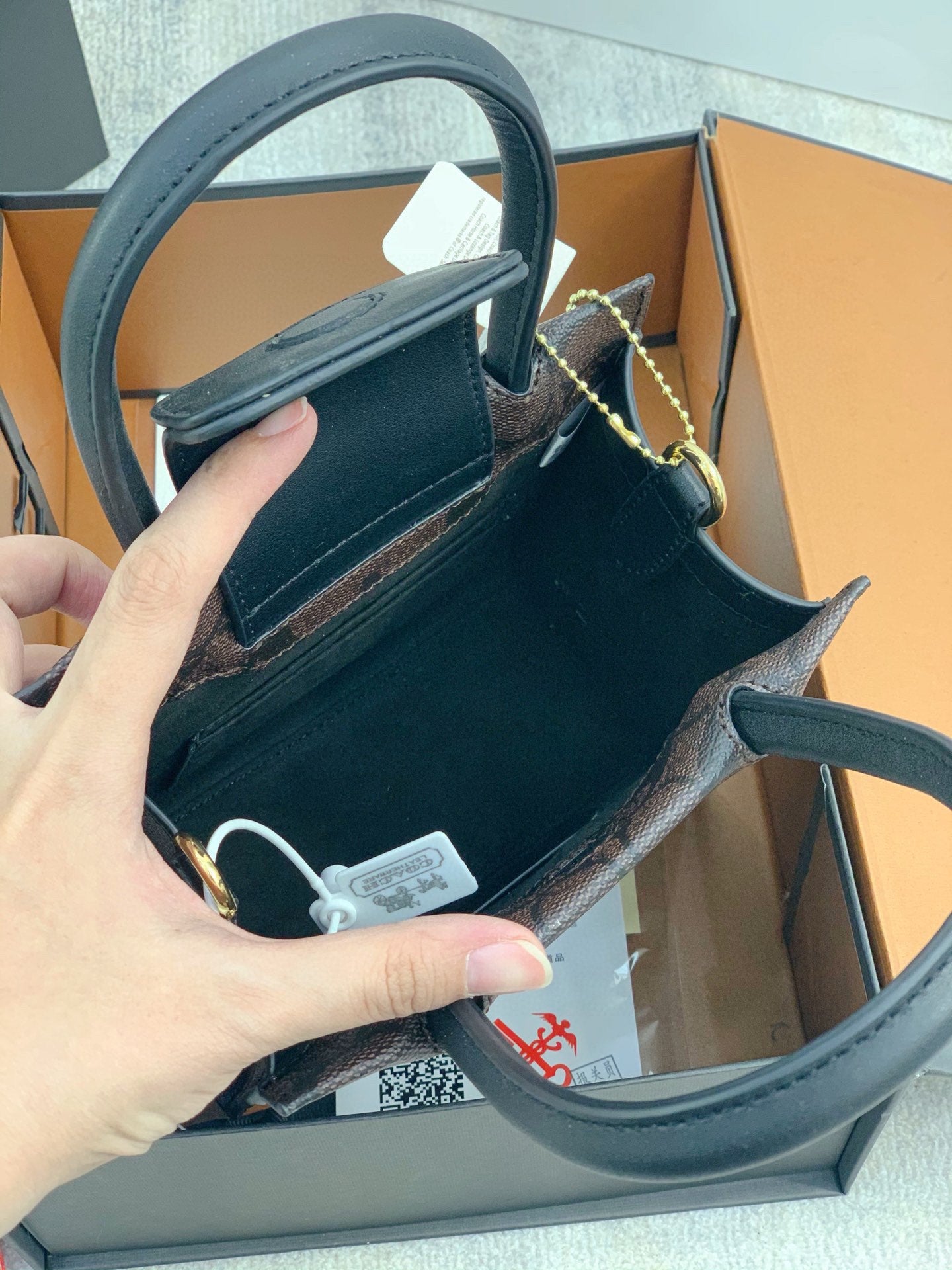 Co-BAG700