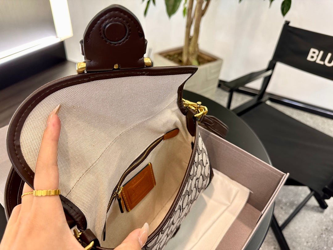 Co-BAG701