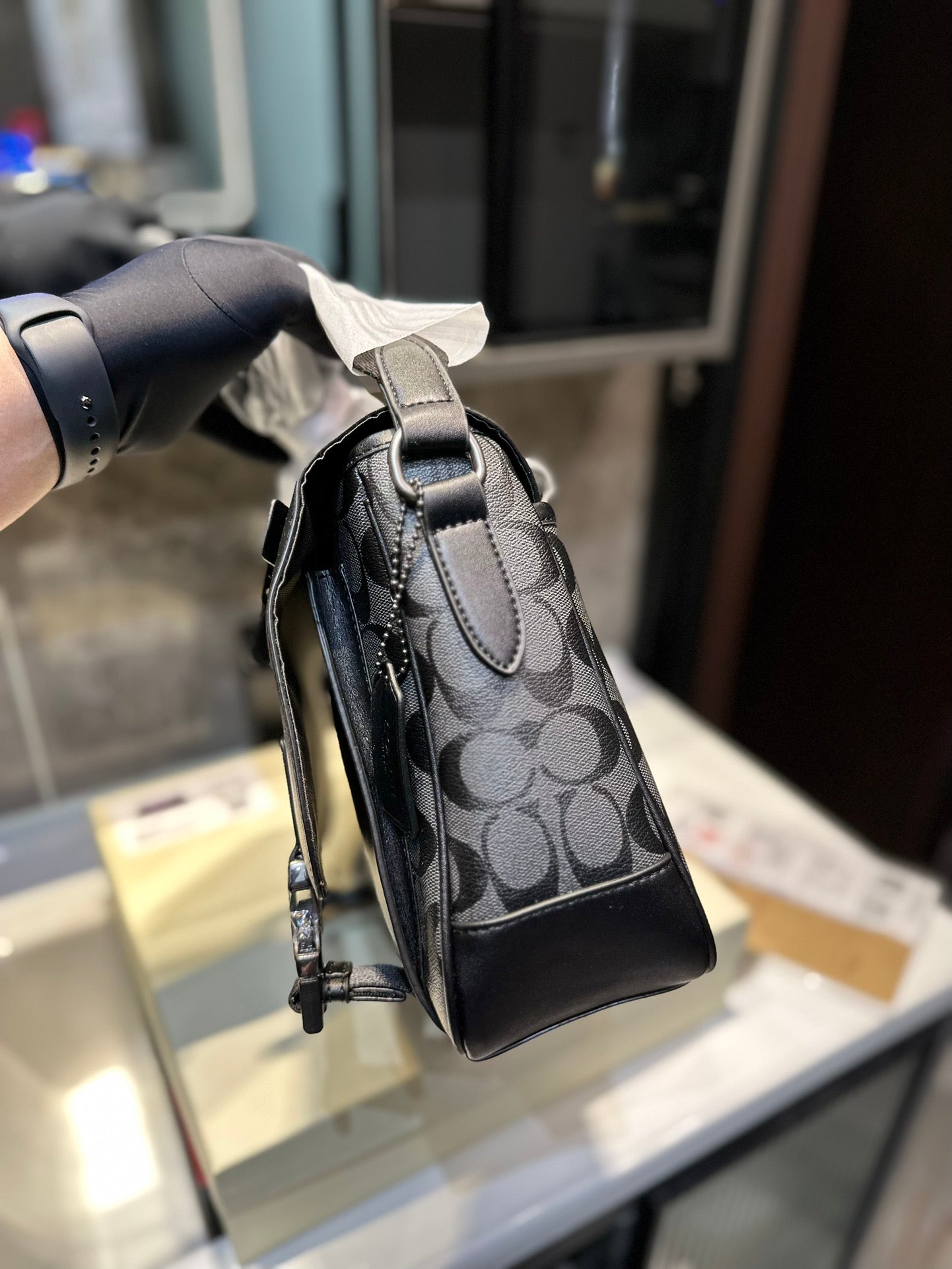 Co-BAG81