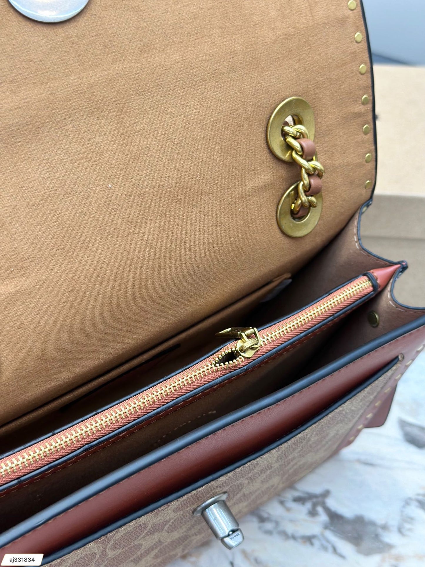 Co-BAG577