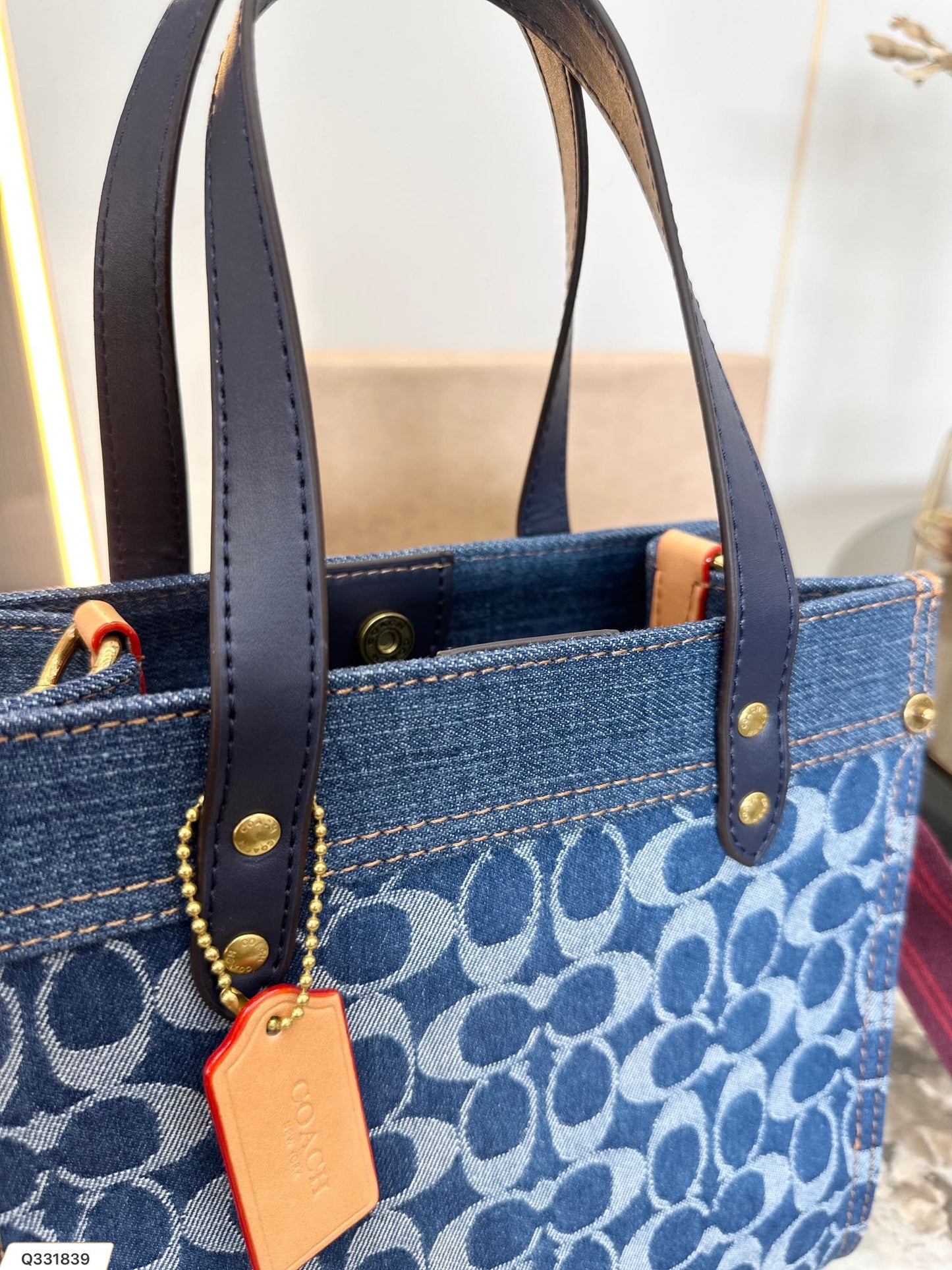 Co-BAG167