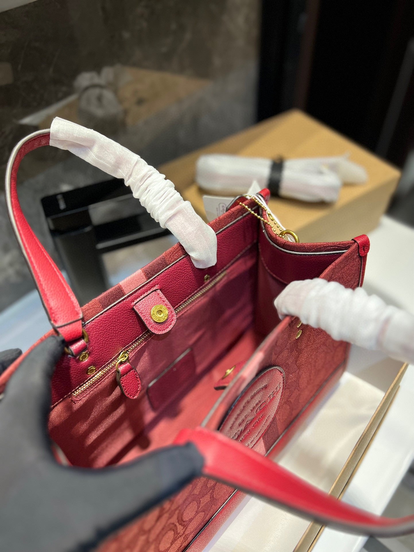 Co-BAG211