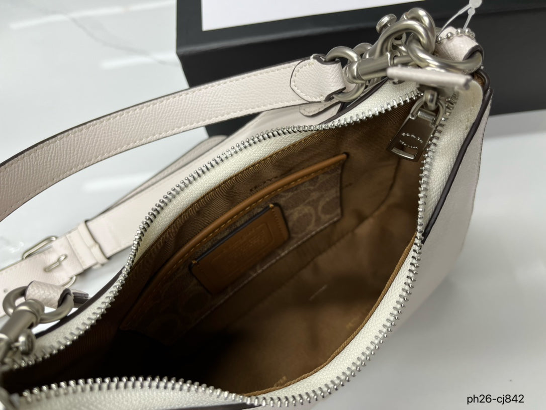 Co-BAG441