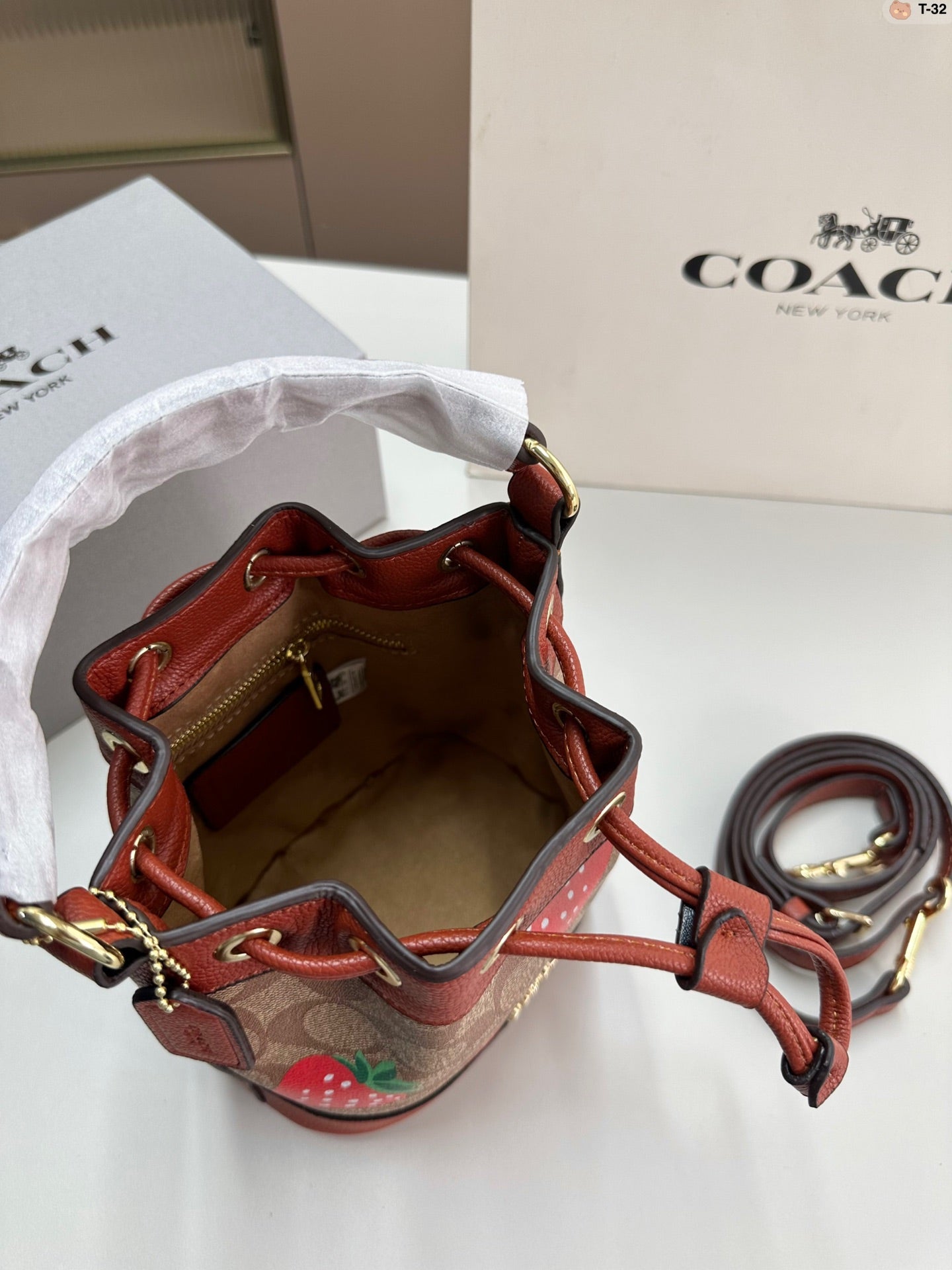 Co-BAG442