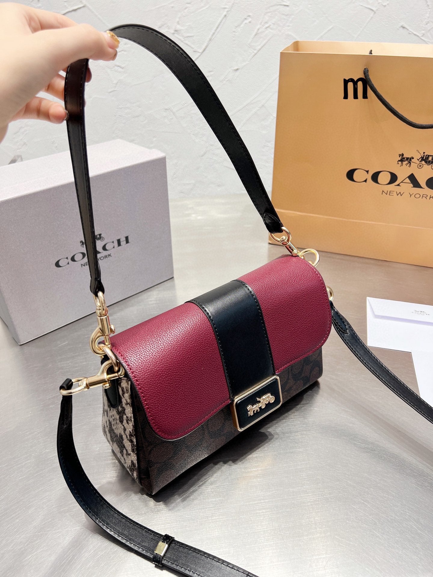 Co-BAG544