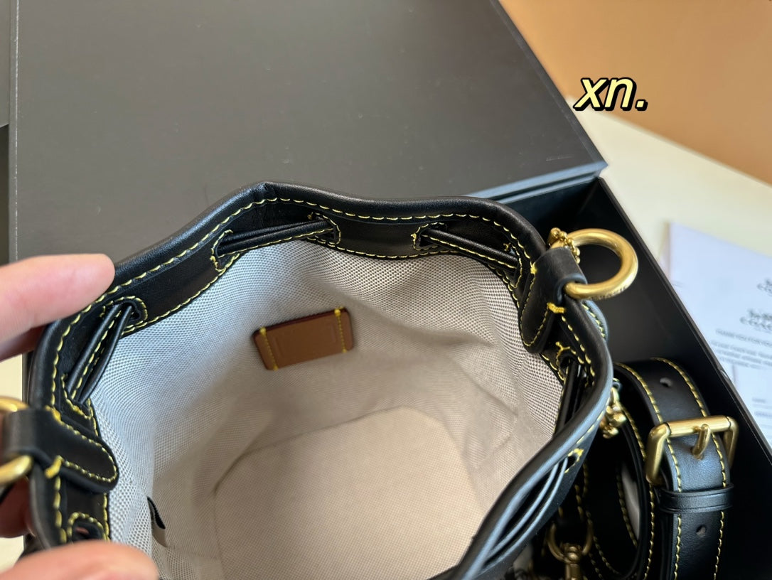 Co-BAG558