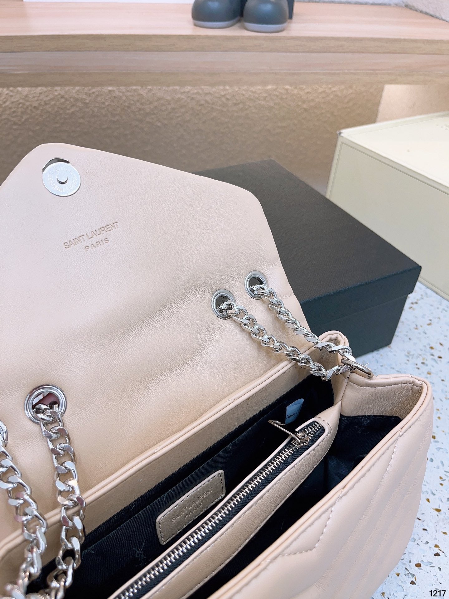 YSL-BAG-137-2