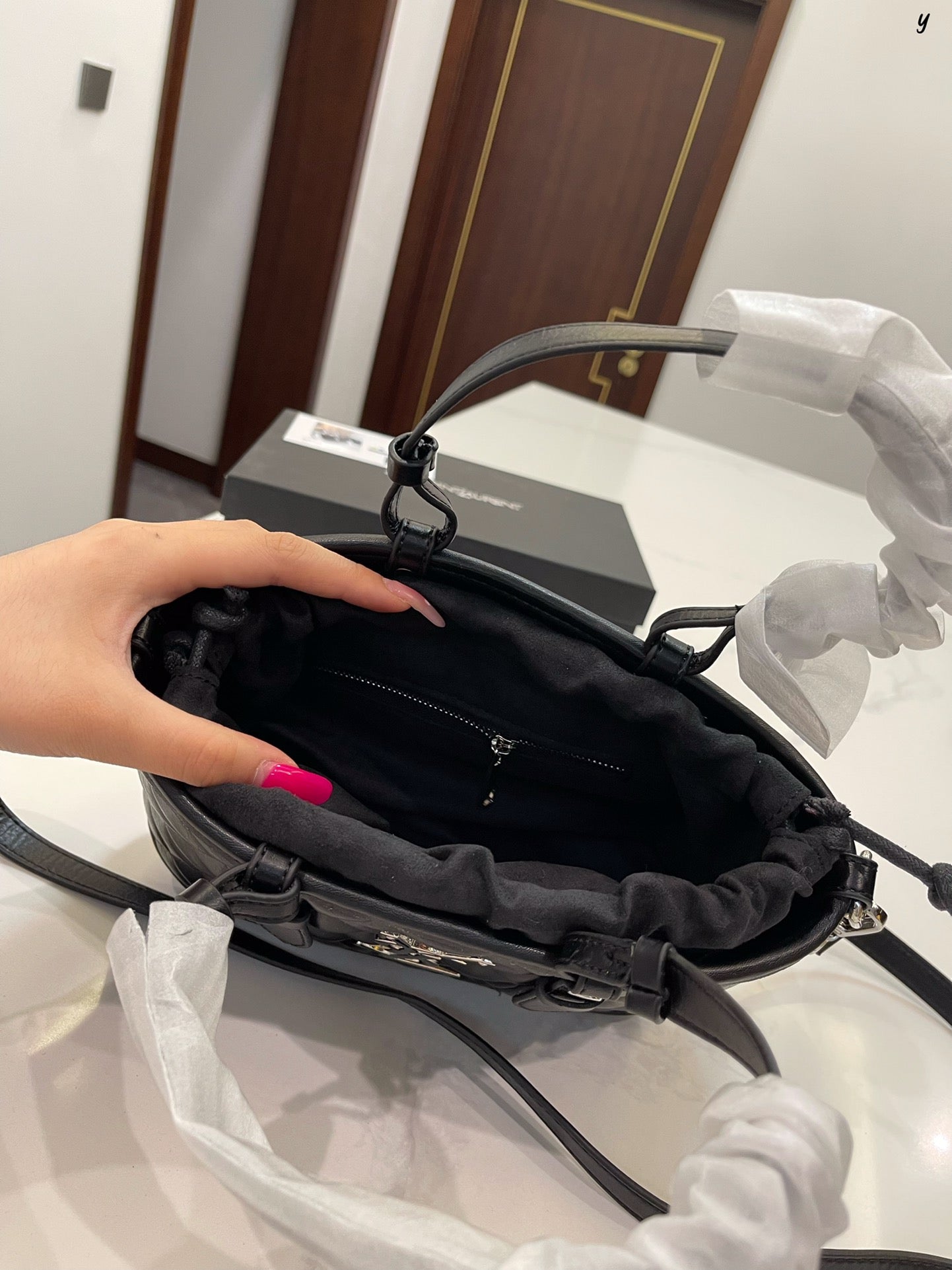 YSL-BAG-682-2