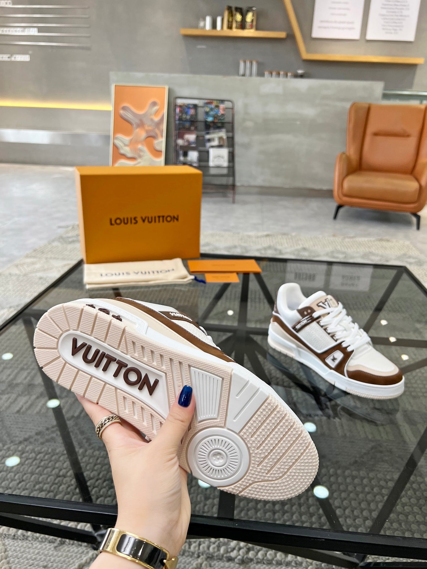 LV-122shoes