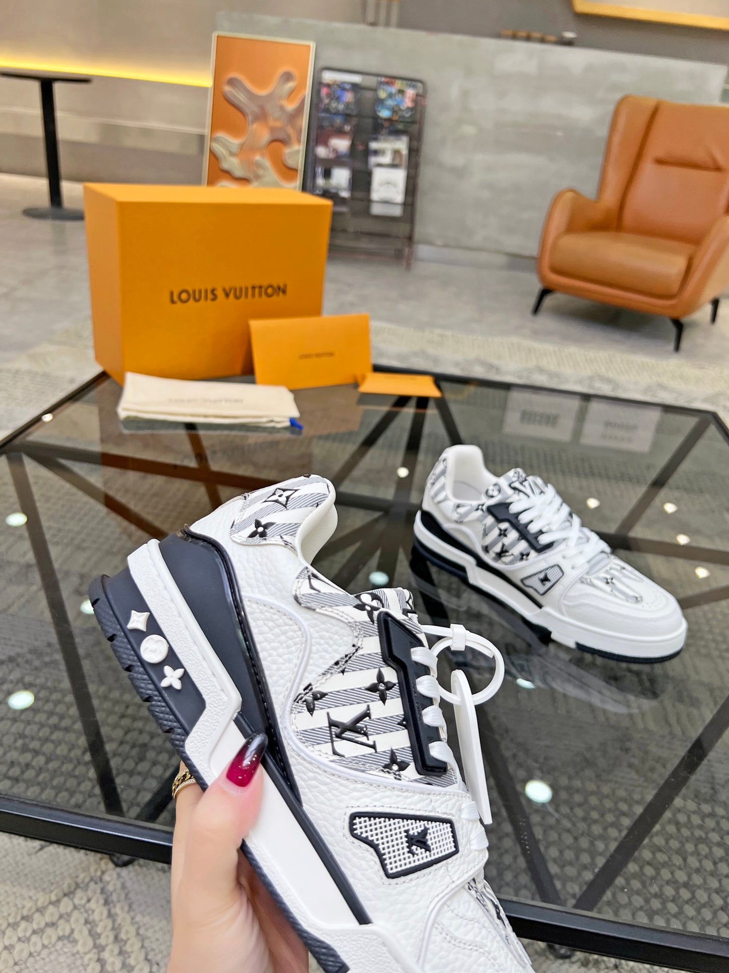 LV-148shoes