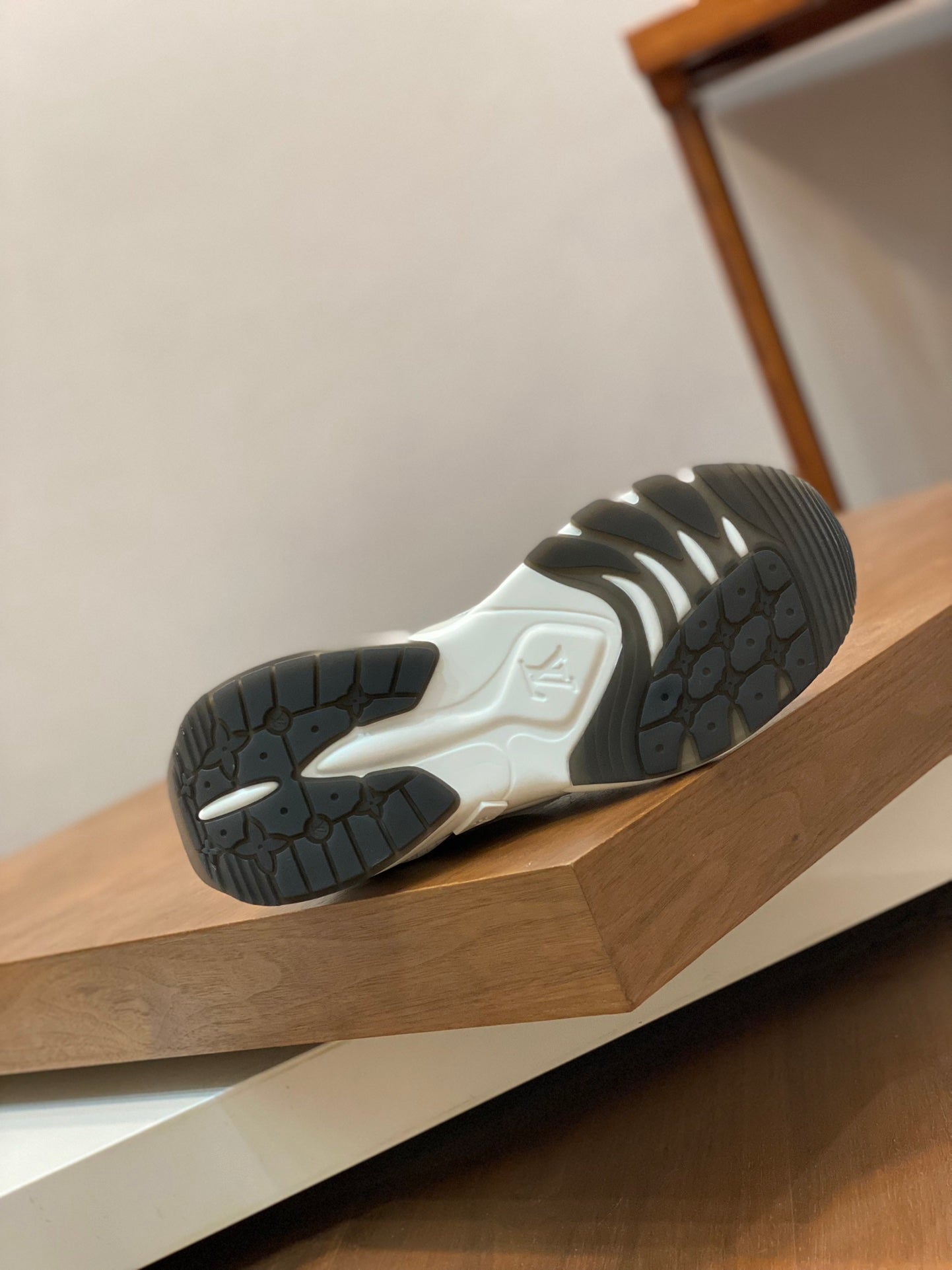 LV-173shoes