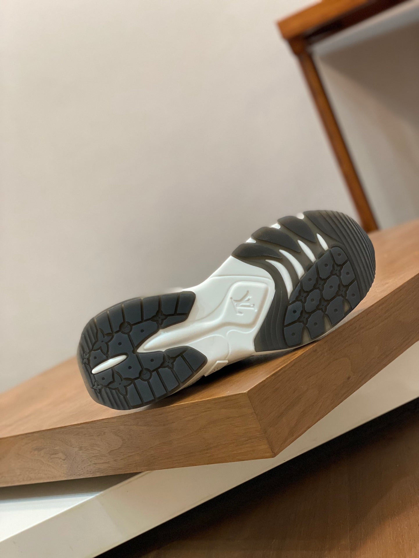 LV-174shoes
