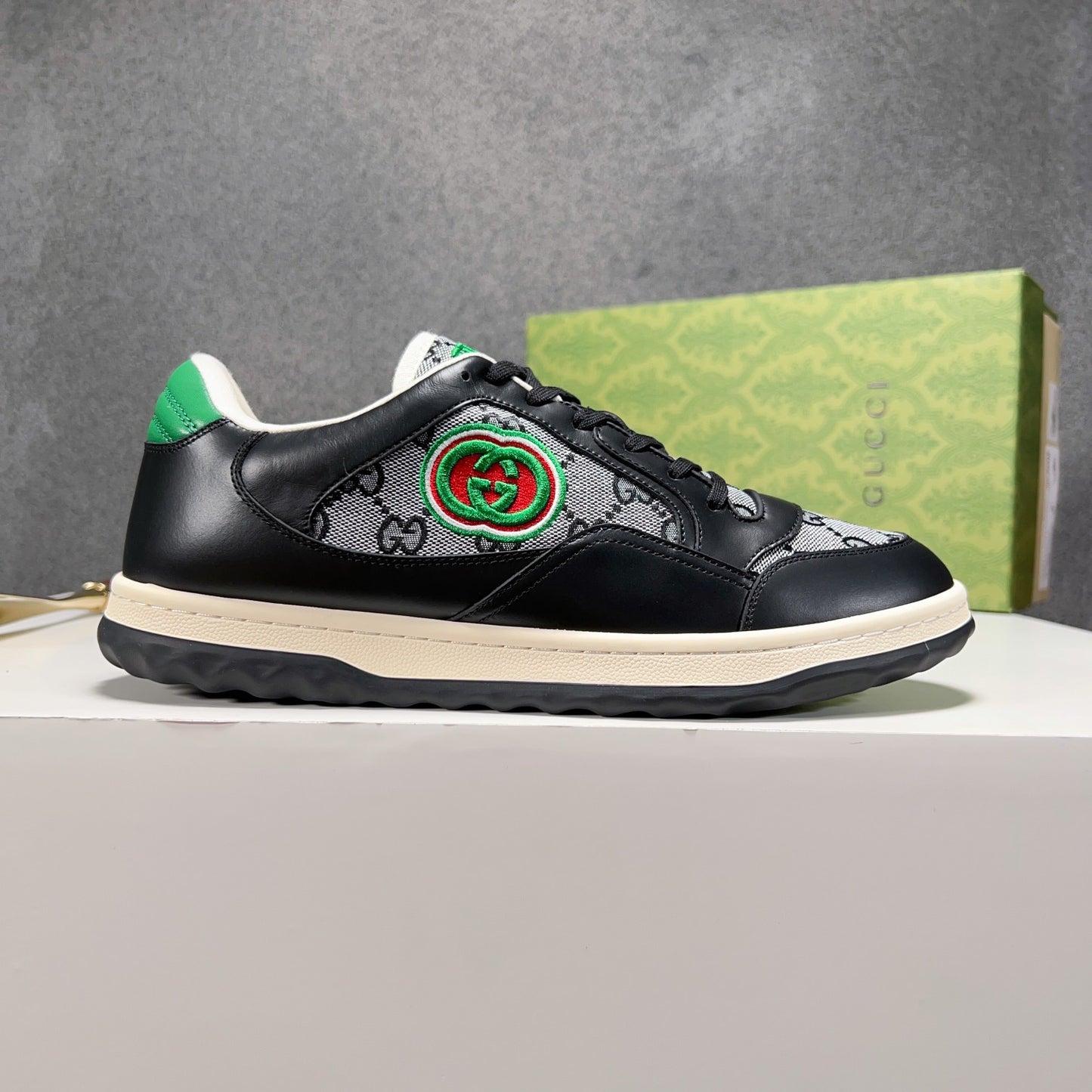 Gucci-135Shoes