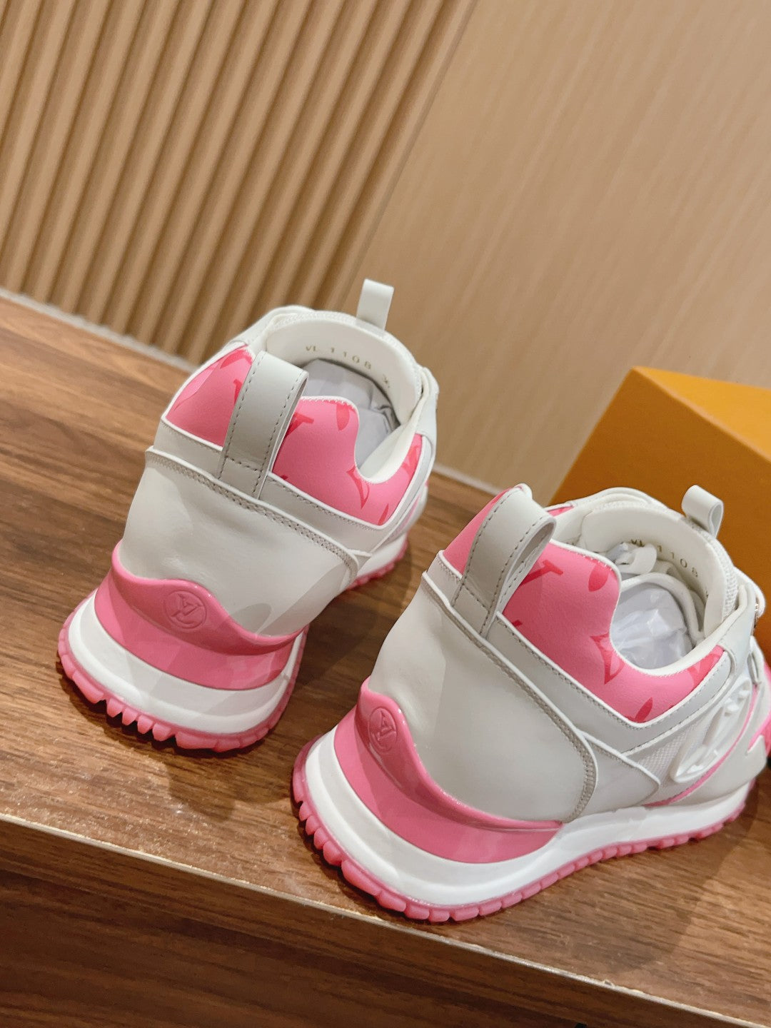 LV-002shoes