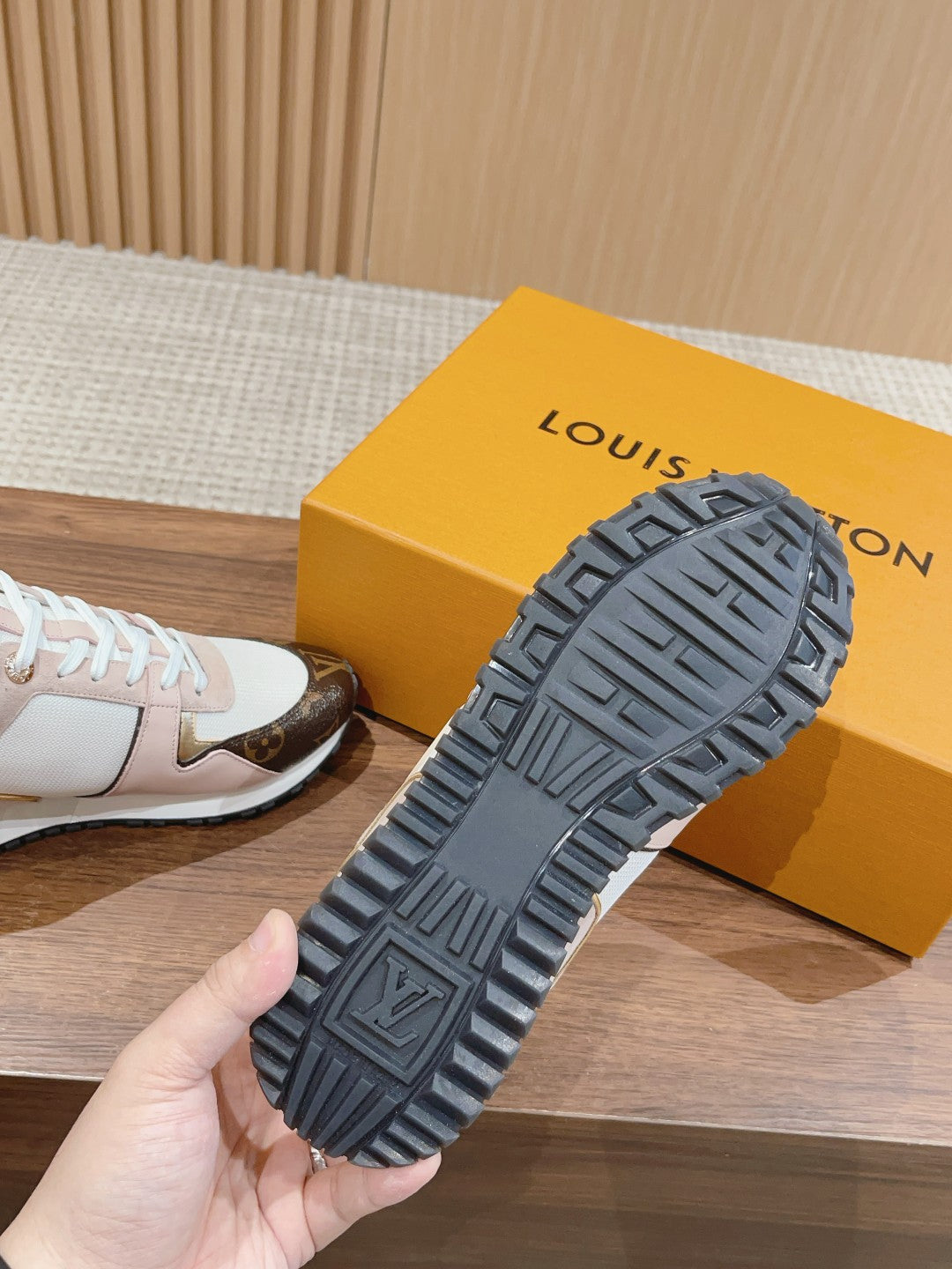 LV-003shoes