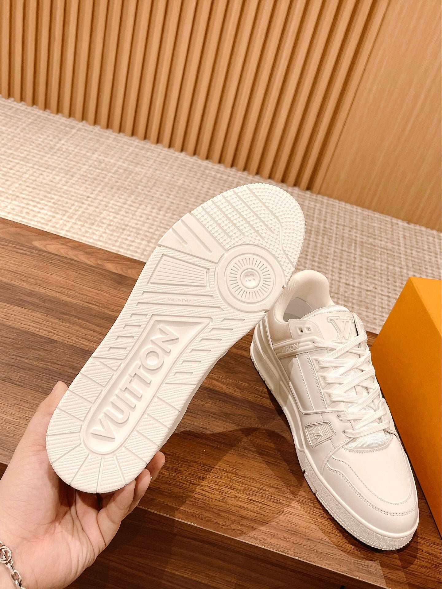 LV-124shoes